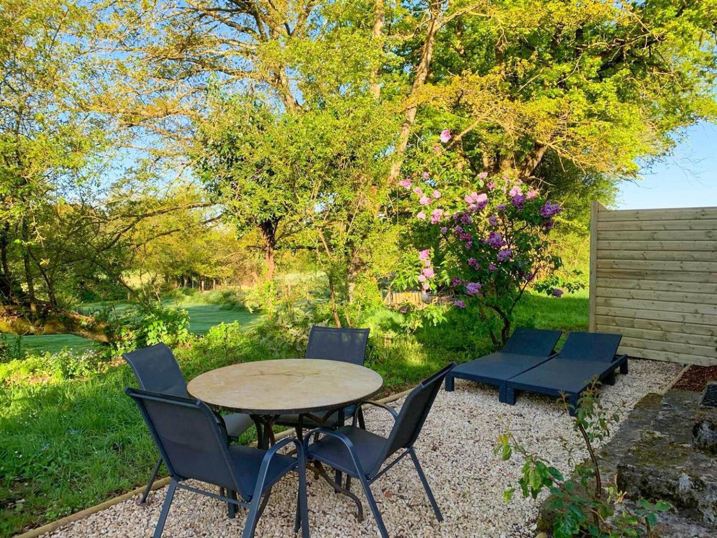 Le Clos Des Ecorcins - Terrasse - Parking Prive Saint-Amand-sur-Sevre Bagian luar foto